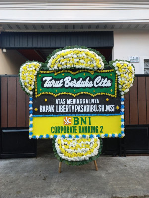 Papan Bunga Duka di Pematang