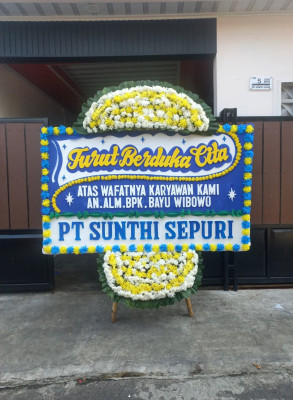 Papan Bunga Duka di Pematang
