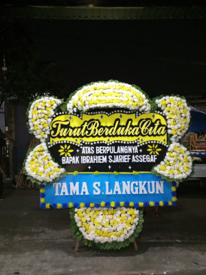 Papan Bunga Duka di Pematang