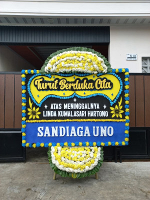 Papan Bunga Duka di Pematang