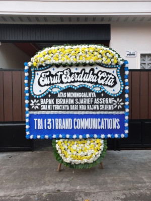 Papan Bunga Duka di Pematang